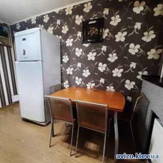 Продаю <a class='adt__geo' href='/nerukhomist/prodazh-kvartyr-budynkiv/kvartyry/kyiv-misto/q-3-кімнатні/'>3 кімнати</a>-комнатную квартиру, ст.м. Лыбидская
