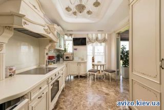 Продам <a class='adt__geo' href='/nerukhomist/prodazh-kvartyr-budynkiv/kvartyry/kyiv-misto/q-4-кімнатні/'>4 кімнати</a>-комнатную квартиру