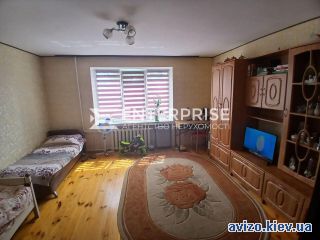 <a class='adt__geo' href='/nerukhomist/prodazh-kvartyr-budynkiv/kvartyry/kyiv-misto/q-2-кімнатні/'>2 кімнати</a>-комнатная квартира, ст.м. Нивки