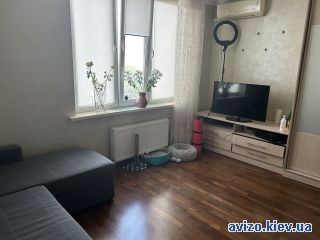 <a class='adt__geo' href='/nerukhomist/prodazh-kvartyr-budynkiv/kvartyry/kyiv-misto/q-1-кімнатні/'>1 кімната</a>-комнатная квартира