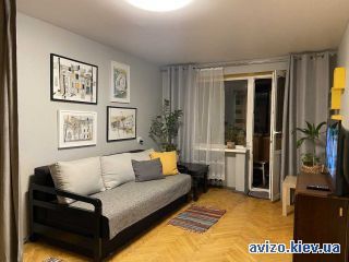 Сдаю <a class='adt__geo' href='/nerukhomist/orenda-kvartyr-budynkiv/kvartyry/kyiv-misto/q-2-кімнатні/'>2 кімнати</a>-комнатную квартиру