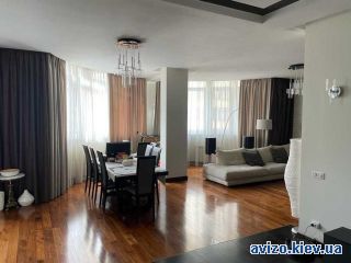 Сдам <a class='adt__geo' href='/nerukhomist/orenda-kvartyr-budynkiv/kvartyry/kyiv-misto/q-4-кімнатні/'>4 кімнати</a>-комнатную квартиру
