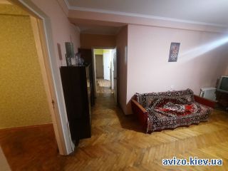 Продажа <a class='adt__geo' href='/nerukhomist/prodazh-kvartyr-budynkiv/kvartyry/kyiv-misto/q-3-кімнатні/'>3 кімнати</a>-комнатной квартиры, ст.м. Красный Хутор