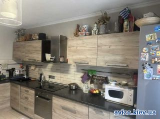 Продаю <a class='adt__geo' href='/nerukhomist/prodazh-kvartyr-budynkiv/kvartyry/kyiv-misto/q-3-кімнатні/'>3 кімнати</a>-комнатную квартиру, ст.м. Позняки
