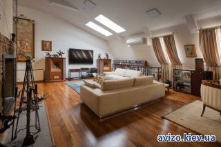 <a class='adt__geo' href='/nerukhomist/prodazh-kvartyr-budynkiv/kvartyry/kyiv-misto/q-багатокімнатні/'>5 кімнат</a>-комнатная квартира