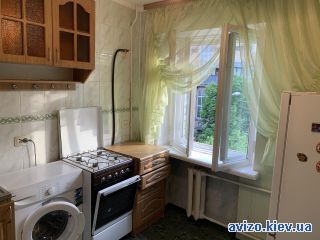 Аренда <a class='adt__geo' href='/nerukhomist/orenda-kvartyr-budynkiv/kvartyry/kyiv-misto/q-1-кімнатні/'>1 кімната</a>-комнатной квартиры
