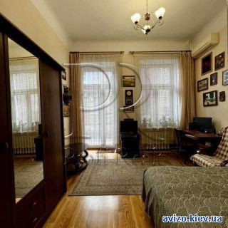 <a class='adt__geo' href='/nerukhomist/prodazh-kvartyr-budynkiv/kvartyry/kyiv-misto/q-2-кімнатні/'>2 кімнати</a>-комнатная квартира, ст.м. Золотые Ворота