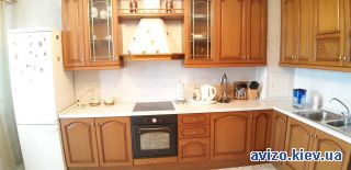 Сдам <a class='adt__geo' href='/nerukhomist/orenda-kvartyr-budynkiv/kvartyry/kyiv-misto/q-3-кімнатні/'>3 кімнати</a>-комнатную квартиру