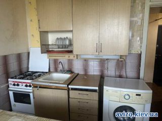 Сдаю <a class='adt__geo' href='/nerukhomist/orenda-kvartyr-budynkiv/kvartyry/kyiv-misto/q-1-кімнатні/'>1 кімната</a>-комнатную квартиру, ст.м. Лесная