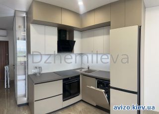 <a class='adt__geo' href='/nerukhomist/prodazh-kvartyr-budynkiv/kvartyry/kyiv-misto/q-1-кімнатні/'>1 кімната</a>-комнатная квартира