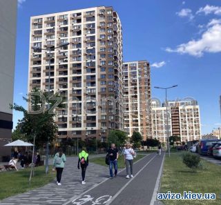 Продаю <a class='adt__geo' href='/nerukhomist/prodazh-kvartyr-budynkiv/kvartyry/kyiv-misto/q-3-кімнатні/'>3 кімнати</a>-комнатную квартиру