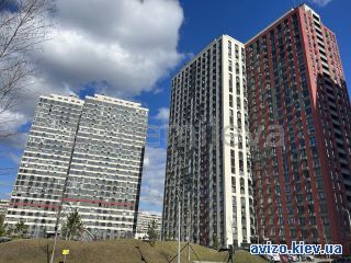Продам <a class='adt__geo' href='/nerukhomist/prodazh-kvartyr-budynkiv/kvartyry/kyiv-misto/q-3-кімнатні/'>3 кімнати</a>-комнатную квартиру