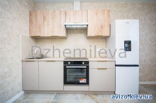 <a class='adt__geo' href='/nerukhomist/prodazh-kvartyr-budynkiv/kvartyry/kyiv-misto/q-1-кімнатні/'>1 кімната</a>-комнатная квартира