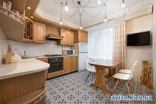 Сдаю <a class='adt__geo' href='/nerukhomist/orenda-kvartyr-budynkiv/kvartyry/kyiv-misto/q-багатокімнатні/'>5 кімнат</a>-комнатную квартиру