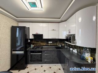 Сдается <a class='adt__geo' href='/nerukhomist/orenda-kvartyr-budynkiv/kvartyry/kyiv-misto/q-2-кімнатні/'>2 кімнати</a>-комнатная квартира, ст.м. Черниговская