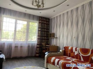 Сдаю <a class='adt__geo' href='/nerukhomist/orenda-kvartyr-budynkiv/kvartyry/kyiv-misto/q-1-кімнатні/'>1 кімната</a>-комнатную квартиру