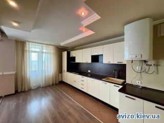 <a class='adt__geo' href='/nerukhomist/prodazh-kvartyr-budynkiv/kvartyry/kyiv-misto/q-4-кімнатні/'>4 кімнати</a>-комнатная квартира, ст.м. Левобережная