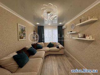 <a class='adt__geo' href='/nerukhomist/prodazh-kvartyr-budynkiv/kvartyry/kyiv-misto/q-3-кімнатні/'>3 кімнати</a>-комнатная квартира