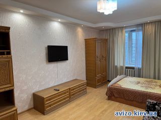 Сдается <a class='adt__geo' href='/nerukhomist/orenda-kvartyr-budynkiv/kvartyry/kyiv-misto/q-1-кімнатні/'>1 кімната</a>-комнатная квартира, ст.м. Харьковская