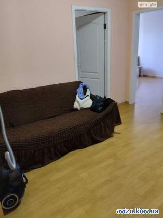 Продаж 3к квартири 73 кв. м на вул. Ревуцького 18