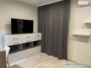 Продаж 1к квартири 33 кв. м на вул. Осокорська 2А/4