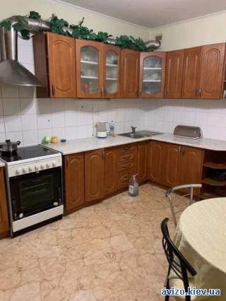 3-к Драгоманова