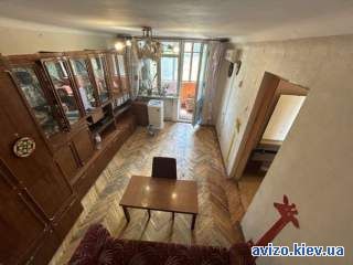 2-к Дарницька площа