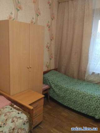 3 комн. квартира, возле метро Харьковская