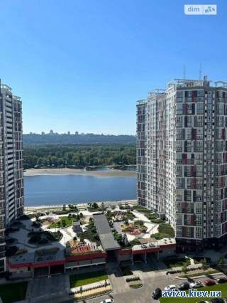 Продаж 3к квартири 135000 кв. м на вул. Микільсько-Слобідська 10