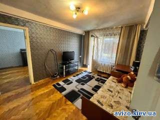 2 к метро Чернігівська