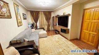 Продам 2 х ком квартиру с ремонтом. Ул. Строителей 4а