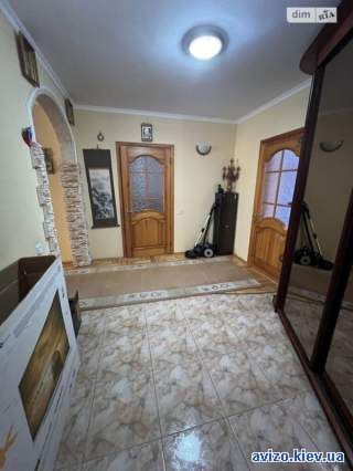 Продаж 3к квартири 72.3 кв. м на вул. Хорольська 1
