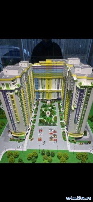 Продам 2 кім.квартиру (ЖК «Курнатовского»)