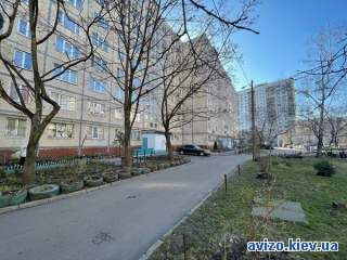2-к Романа Шухевича 30А