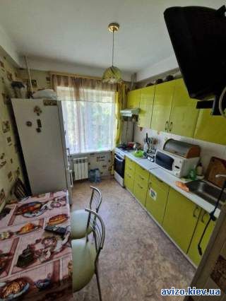 2-к квартира Дарницька площа