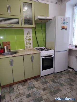 1-к метро Дарниця