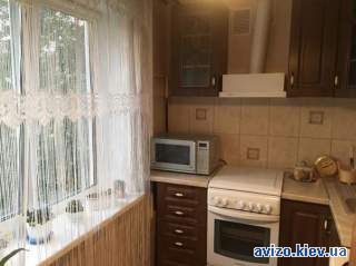 3-к квартира метро Чернігівська