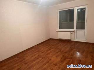3к квартира метро Червоний хутір