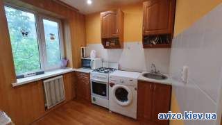 Продаж 1-к квартири в гарному стані на просп. Відрадний, 10
