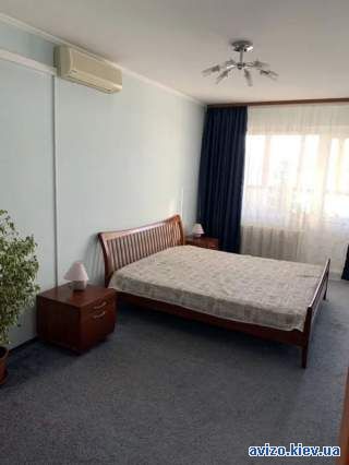 4к. квартира, вул. Драгоманова, 12