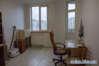 2к. квартира, Дарницька площа
