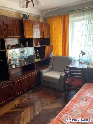 Продается 2 комн. квартира 45 мкв. г. Вышгород ул.Днепровская 8.