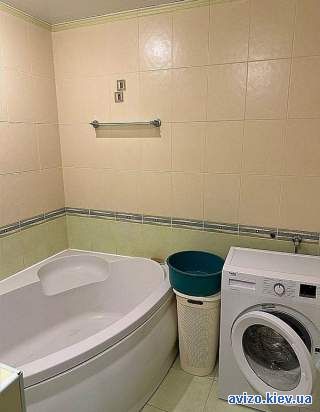 продаж 3к квартири в центрі Броварів