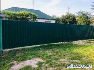 Здається 1/2 будинку з парковкою в дворі!