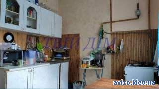 продам 1 кімнатну 50 кв м,В,Момота 42,