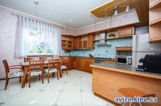 Оренд будинка Київ, Івана Їжакевича 72