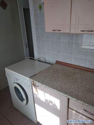 2 кімнатна від власника біля палацу Україна