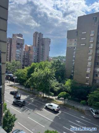 Продам 2кімнатну квартиру Антоновича 91 613713