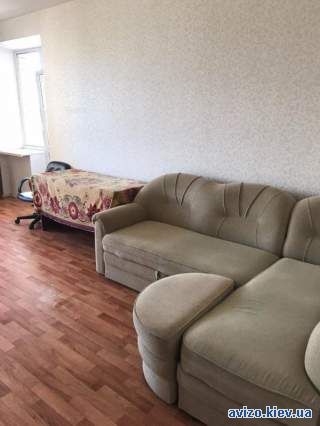 Продам 3кімнатну Алматинська  100м2косметика