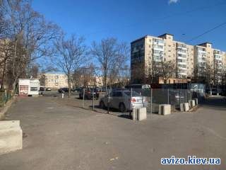 Оренда паркомісця на пр. Лісовому 6. стоянка парковка